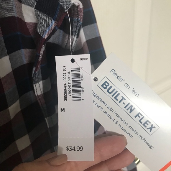 Old Navy Plaid Slim Fit Button Down Shirt - Picture 5 of 6